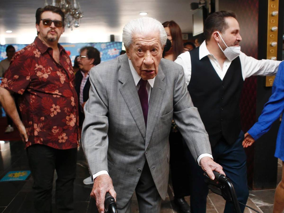 El actor Ignacio López Tarso lucha contra el Covid-19 a sus 97 años
