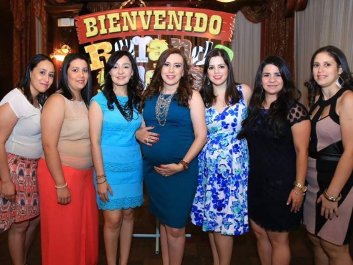 Fiesta maternal para Gloria Pineda Diario La Prensa