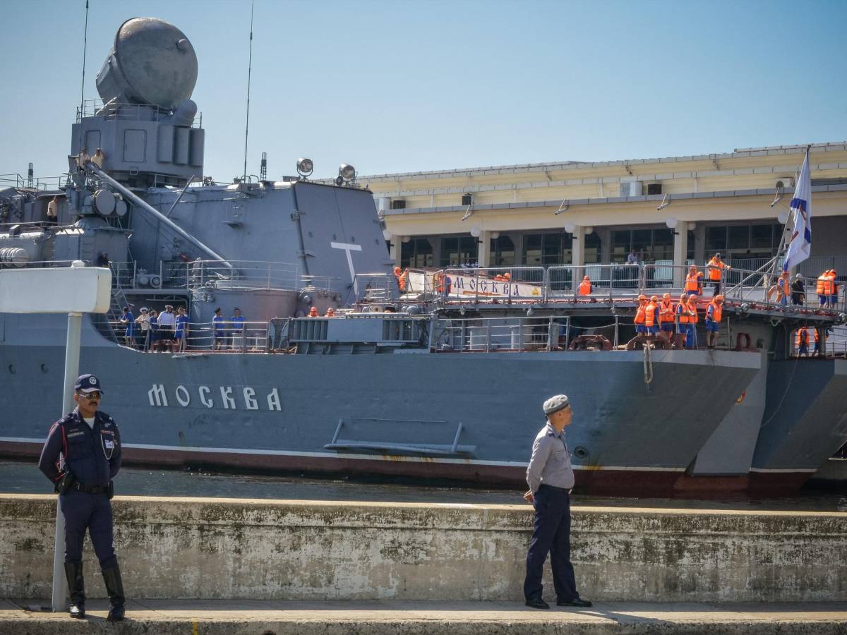 ¡Otro golpe a Rusia! Ucrania afirma que destruyó un navío de guerra ruso