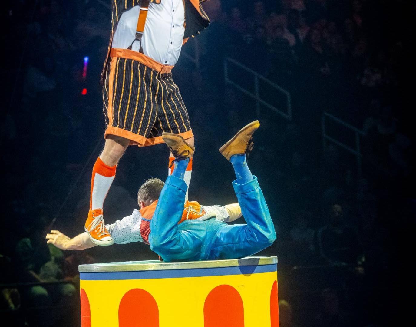 $!Los payasos de la renovada gira en EU del Circo Ringling Bros. and Barnum &amp; Bailey ahora usan poco maquillaje. (Kate Medley para The New York Times)