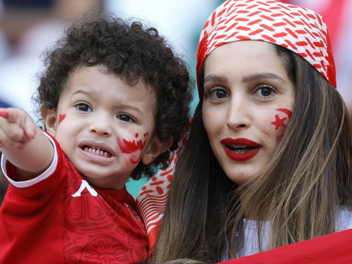 Danesas y tunecinas son furor en el Mundial de Qatar 2022