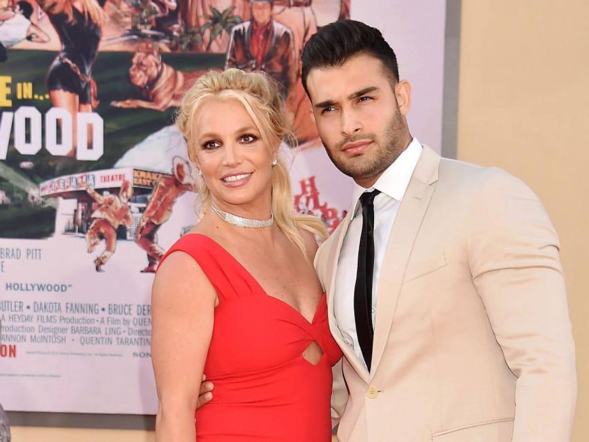 Sam Asghari responde a rumores de que ‘controla’ a Britney Spears