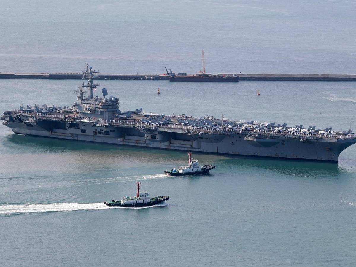 Poderoso portaviones de EEUU llega a Corea del Sur para “disuadir” a Kim Jong-un