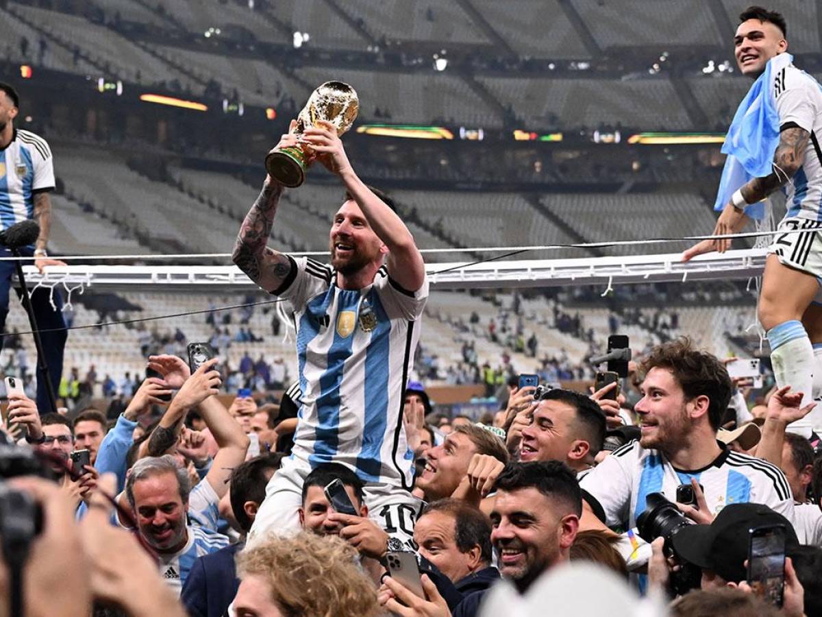 De Maradona a Messi, la foto icónica del Azteca en Lusail