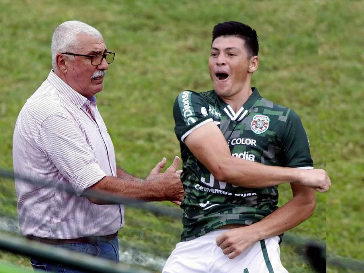 Alegría de Keosseián por el primer gol del ‘Chelito‘ Martínez