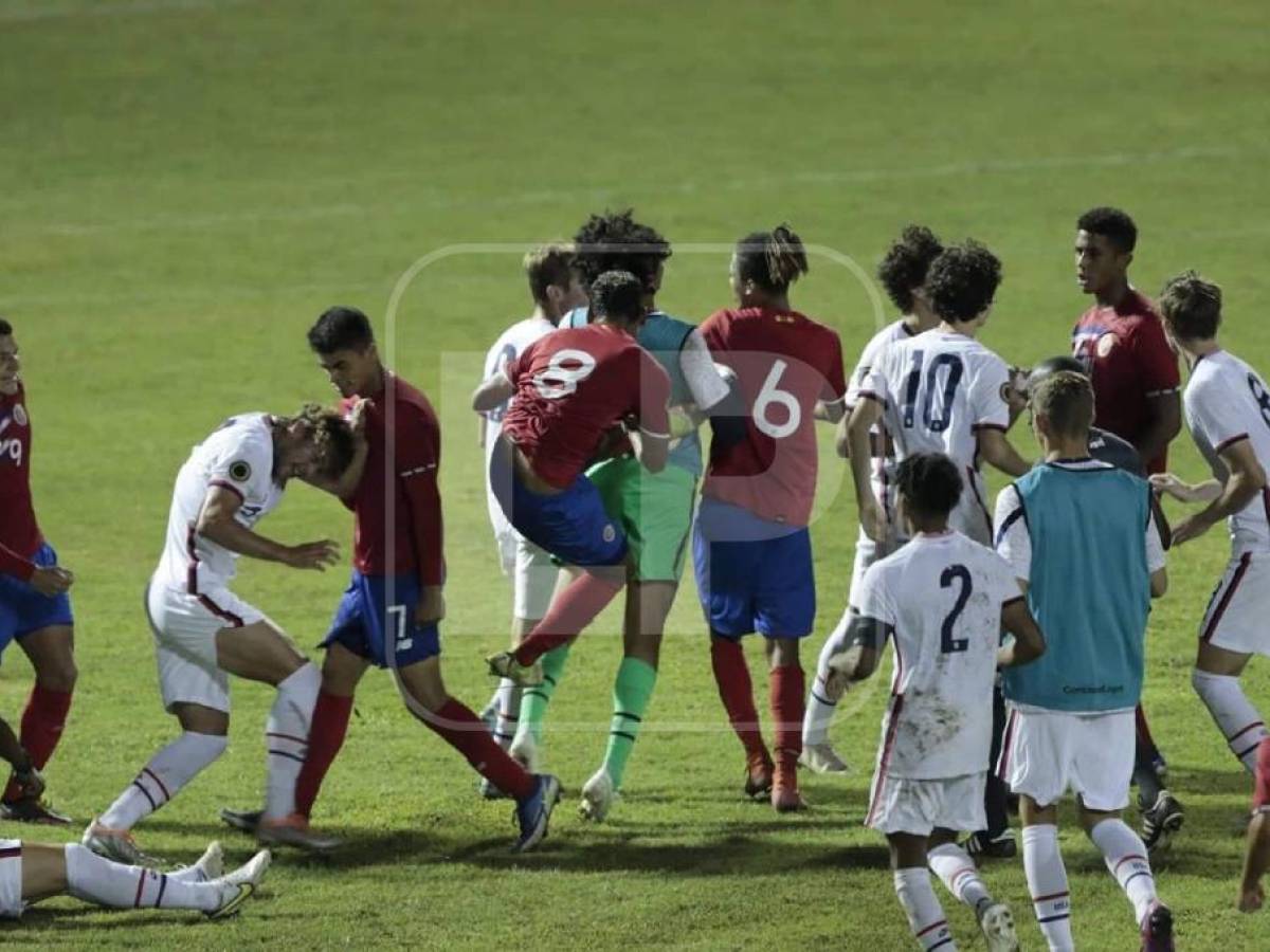 Concacaf anuncia severos castigos tras zafarrancho en el Costa Rica vs Estados Unidos; hay 10 sancionados
