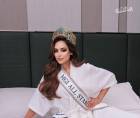 La modelo y reina de belleza antioqueña Vanessa Pulgarín sigue sumando reconocimientos en su trayectoria internacional y dejando en alto el nombre de Colombia. La paisa logró alzarse con la corona en la primera edición del importante certamen de belleza que reunió a destacadas reinas de diferentes países en Bangkok, Tailandia, el <i>Miss Grand International All Stars 2026</i>. Su desempeño, carisma y seguridad sobre el escenario le permitieron destacarse entre las participantes de distintos países y llevar el nombre del país a lo más alto.