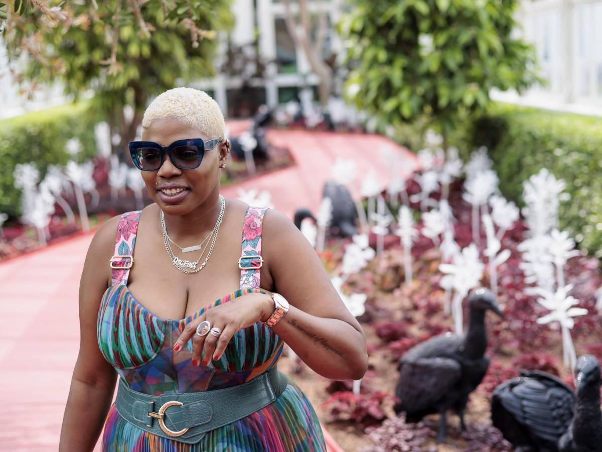 El Jardín Botánico de Nueva York es tomado por cientos de esculturas de buitres