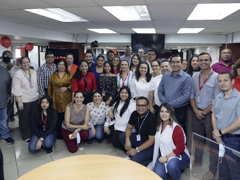 Ejecutivos y personal de LA PRENSA y Grupo Opsa fueron testigos del lanzamiento oficial del muro de registro en la Sala de Redacción.