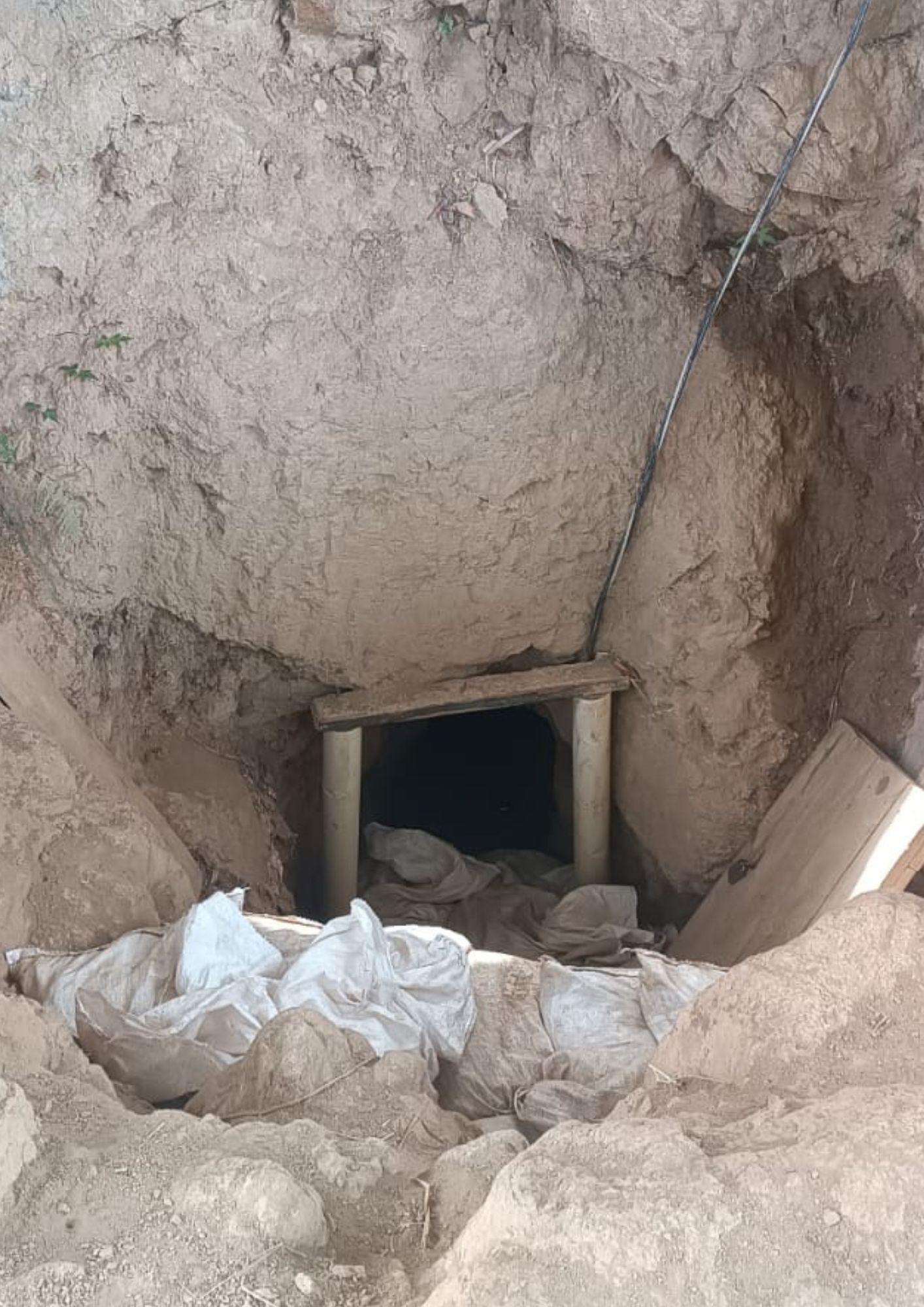 Uno de los túneles mineros de extracción de oro en Santa Cruz y Las Minas, Quimistán, Santa Bárbara.