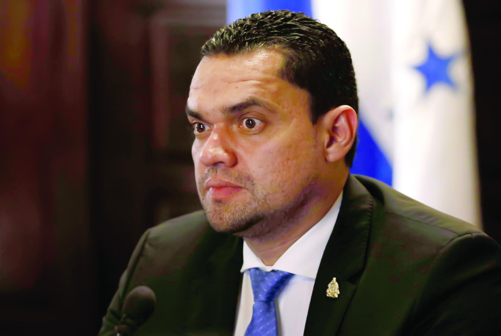 Micros y turismo, afectados por derogación de empleo por hora