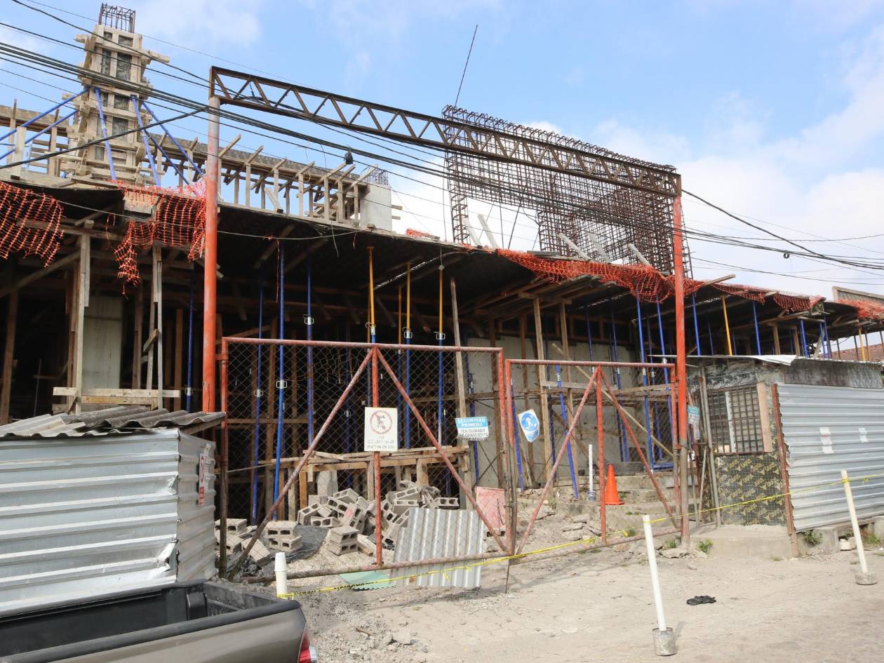 La investigación documental realizada por este rotativo demuestra que la parálisis física de la obra responde a un colapso en la planificación arquitectónica de TASH, que actuó de forma irregular como juez y parte al diseñar y supervisar el proyecto al mismo tiempo.