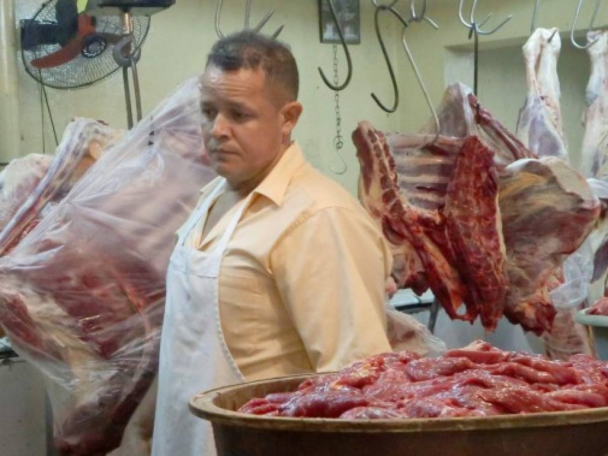 Ganaderos aseguran mercado nacional con 18,000 toneladas de carne de res