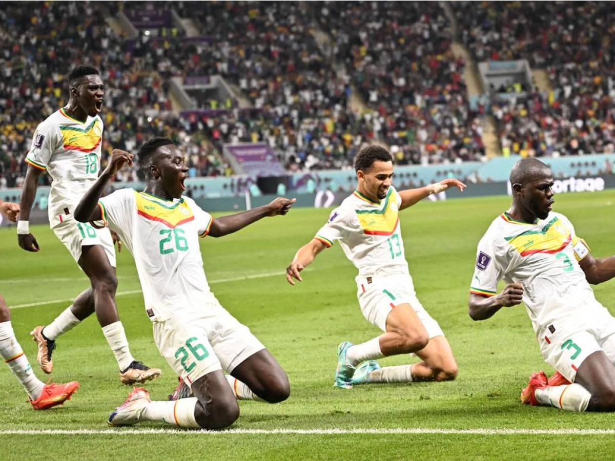 Pero Kalidou Koulibaly apareció para marcar el segundo gol de Senegal y darle el boleto a octavos.
