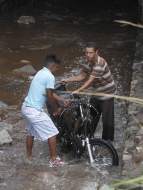 Lodo y destrucción dejan lluvias en Tegucigalpa