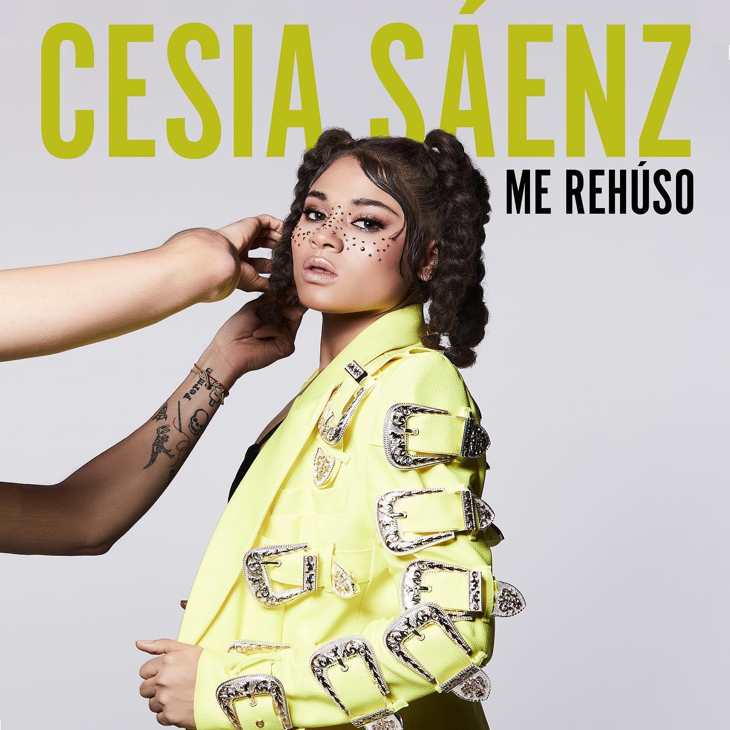 La joven hondureña presumió en redes sociales la portada del que será su primer sencillo con Sony Music México.