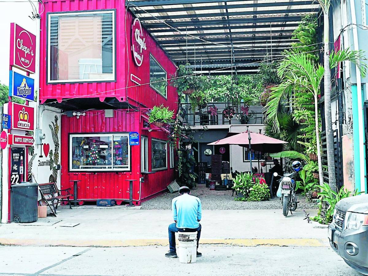 Nuevos barcitos y placitas han surgido en los alrededores del mercado Guamilito.