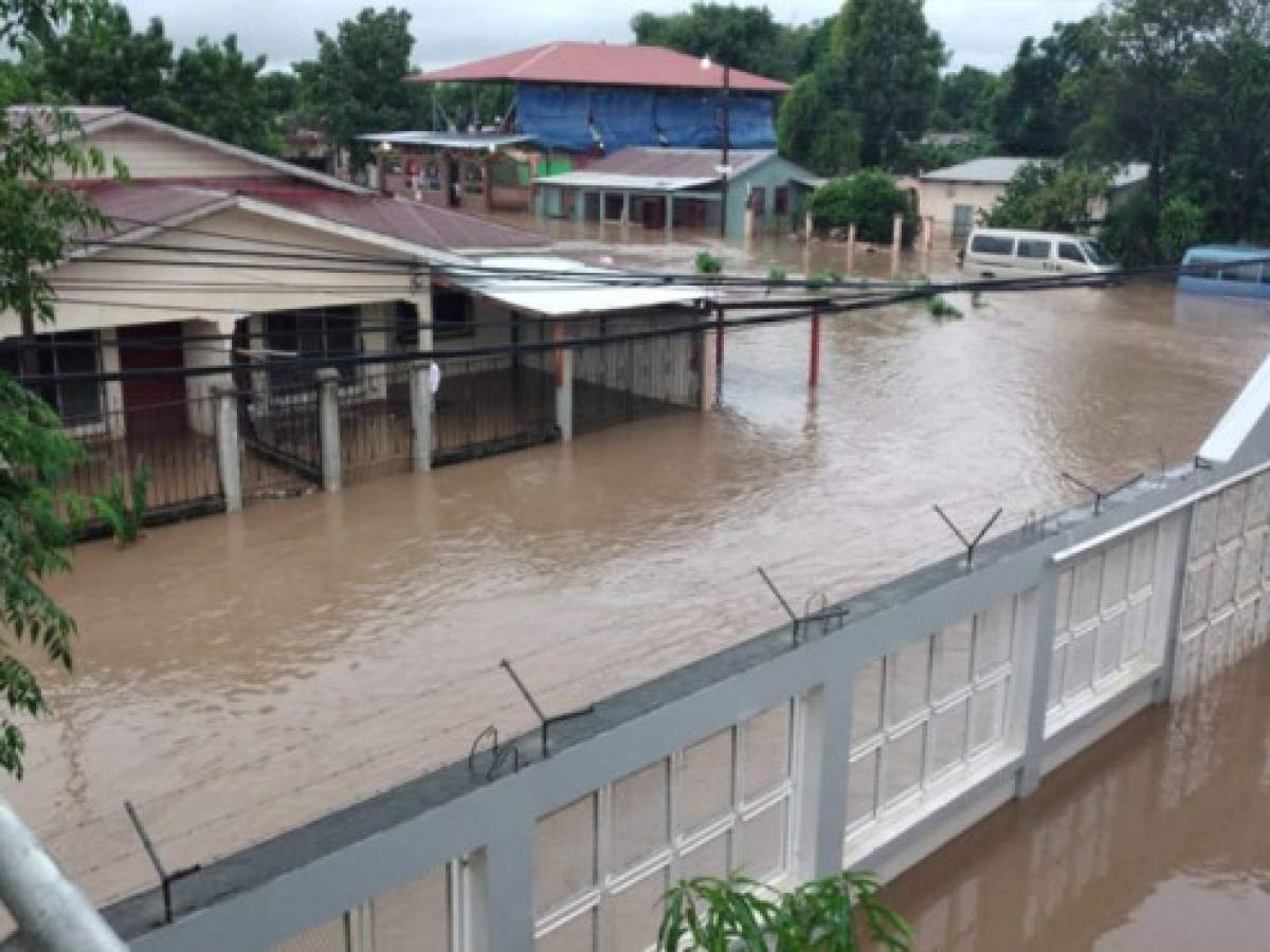 Se repiten las inundaciones en el Valle de Sula por crecida de ríos tras paso de Iota