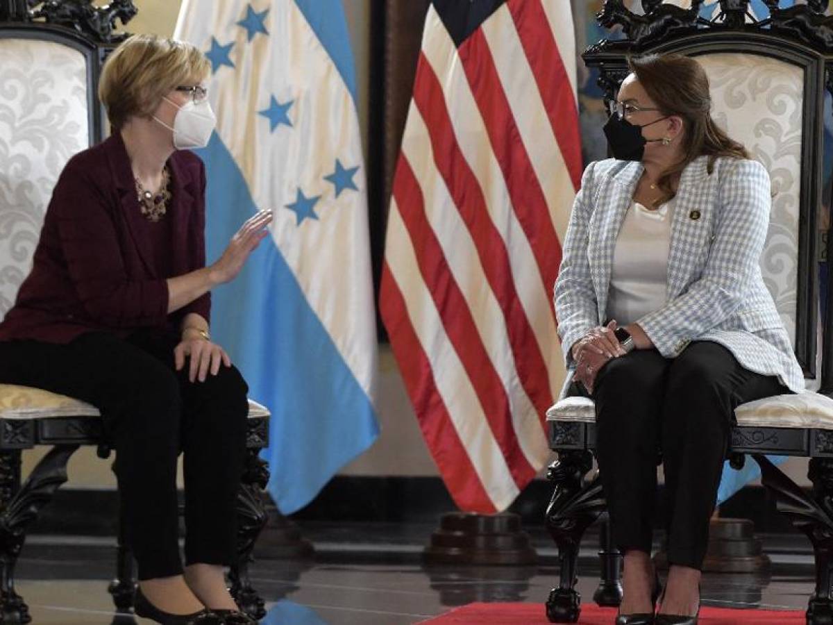 Presidenta Xiomara Castro se reúne con la embajadora de EEUU