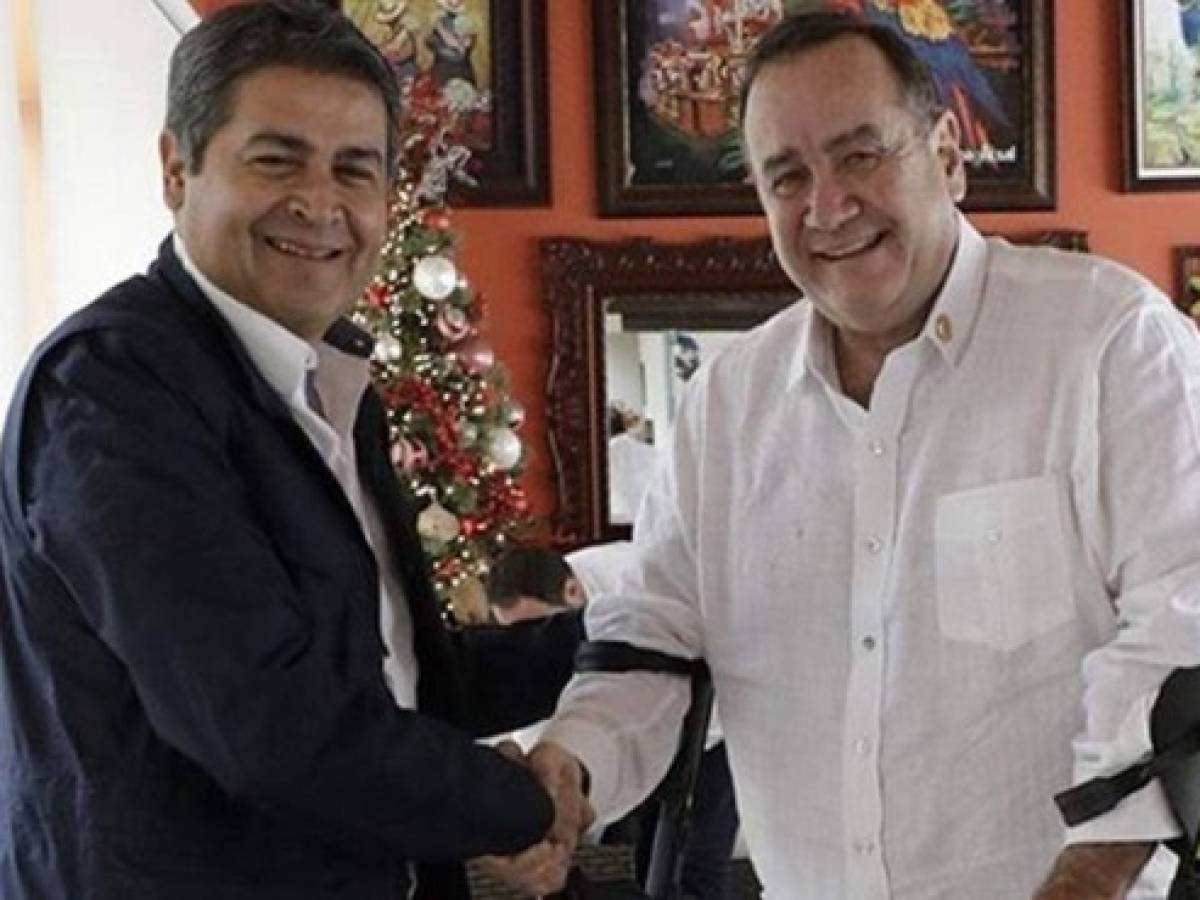 Mandatario hondureño trata con presidente electo de Guatemala retos de región  