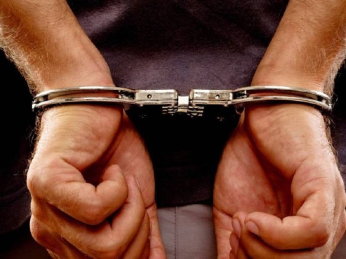 Arrestan a 'El Brujo', acusado de violar a su hijo en Roatán