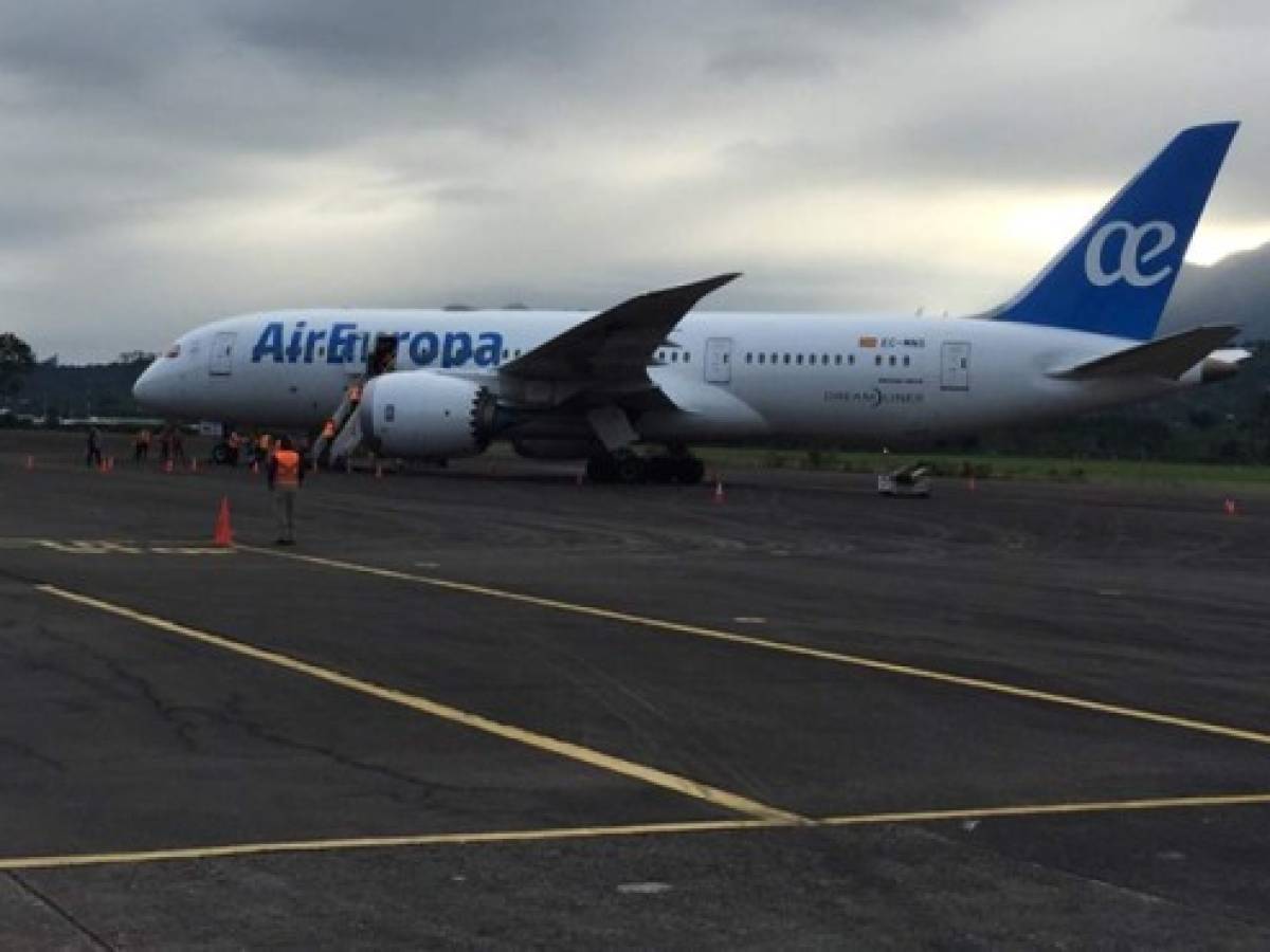 Llega el primer vuelo de Air Europa al aeropuerto de La Ceiba