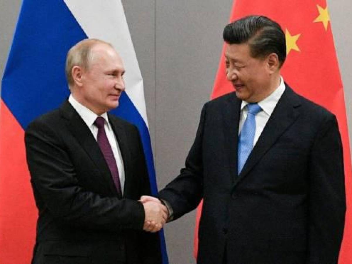 Putin dice a Xi que quiere reforzar la cooperación militar ruso-china