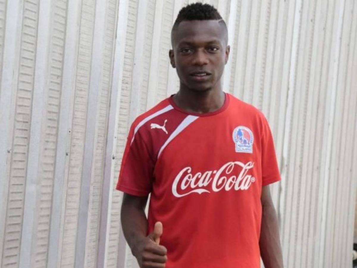 Kevin Álvarez comenzó sus inicios en el fútbol como jugador del Olimpia.