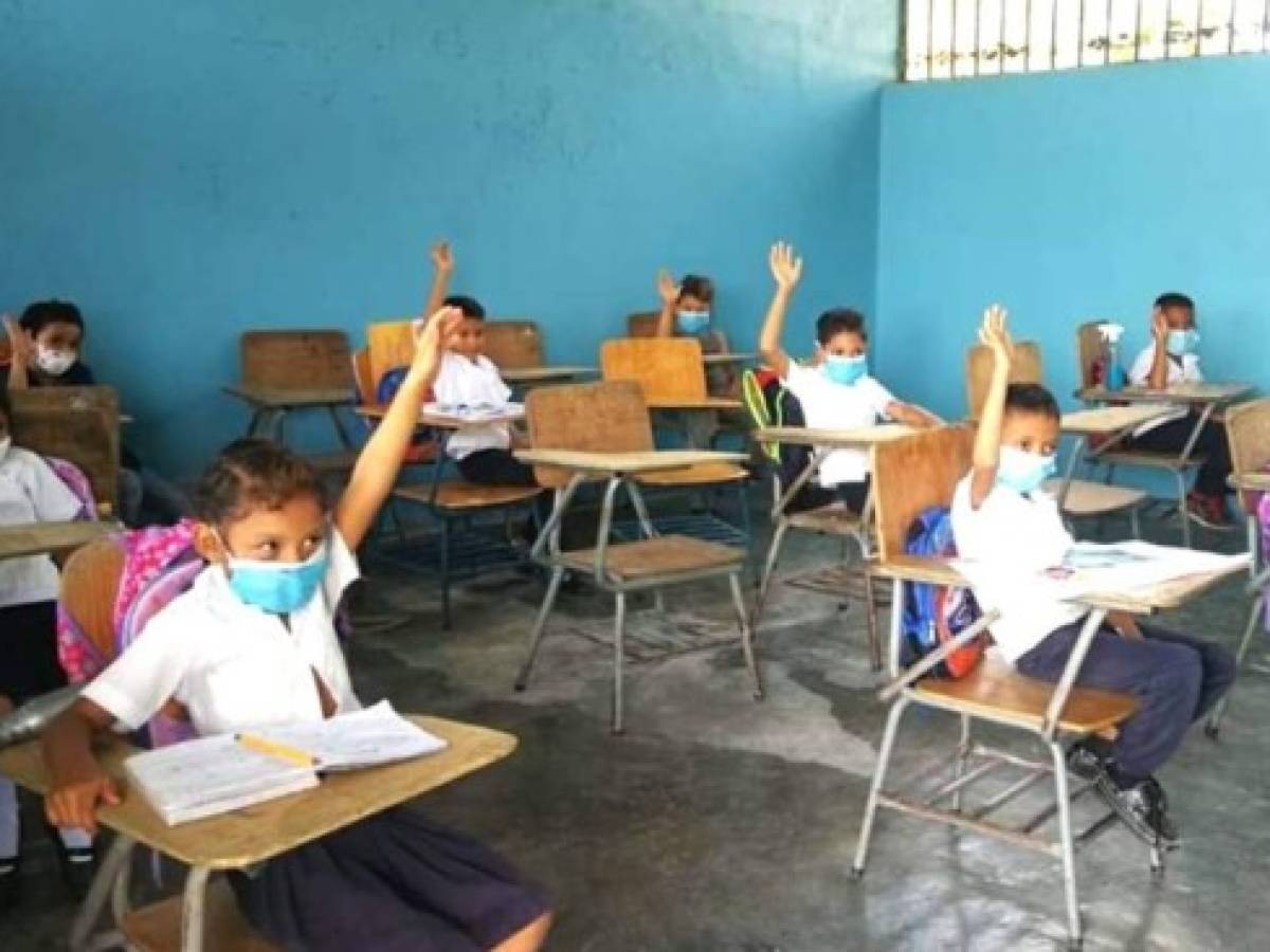 Estudiantes hondureños recuerdan su día afectados por la pandemia