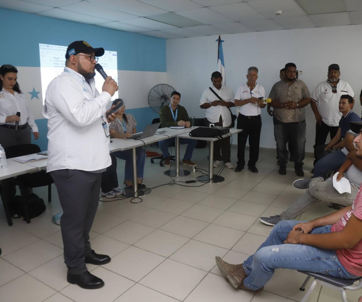 Los representantes de la Operadora Portuaria Centroamericana (OPC) se comprometieron a agilizar los trasmite en la terminal de Puerto Cortés.