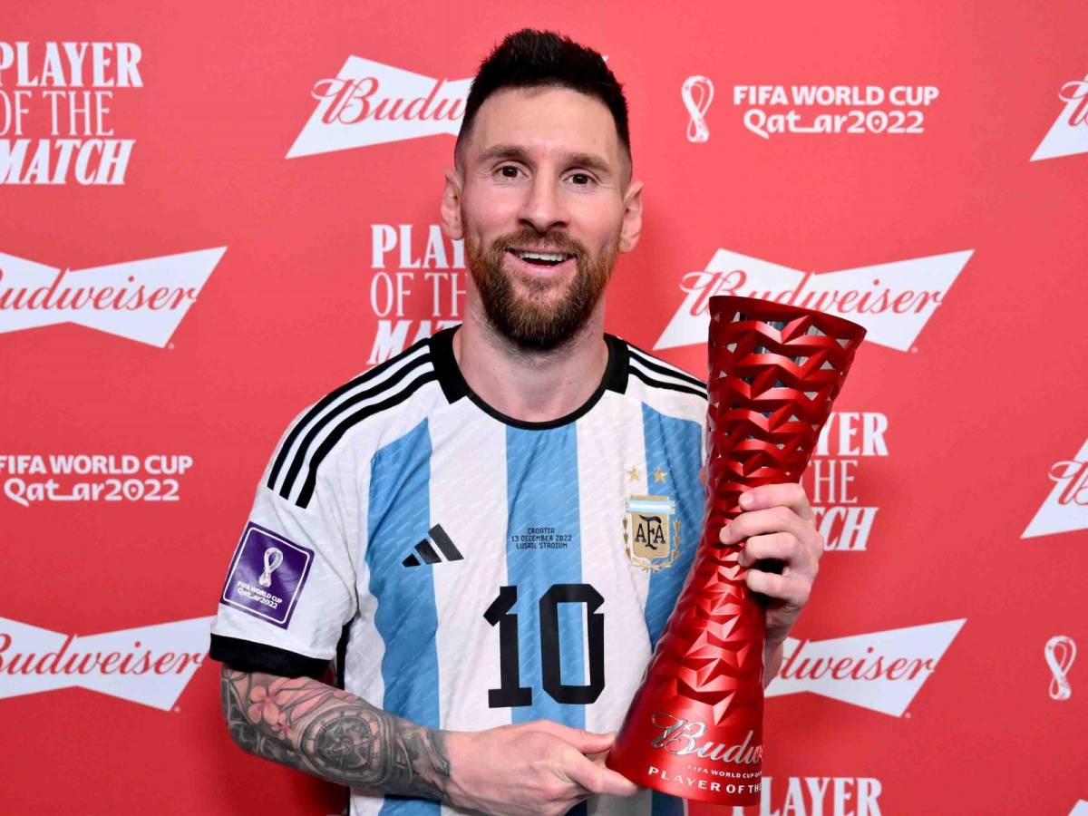 Messi sorprende con lo que hizo con el trofeo MVP de la semifinal