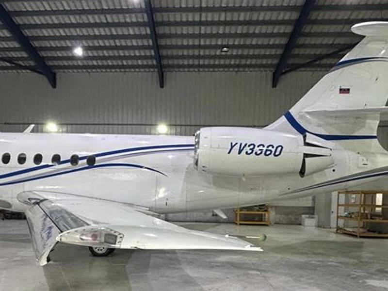 La aeronave Dassault Falcon 2000EX, en un hangar del aeropuerto La Isabela, en Santo Domingo (República Dominicana).