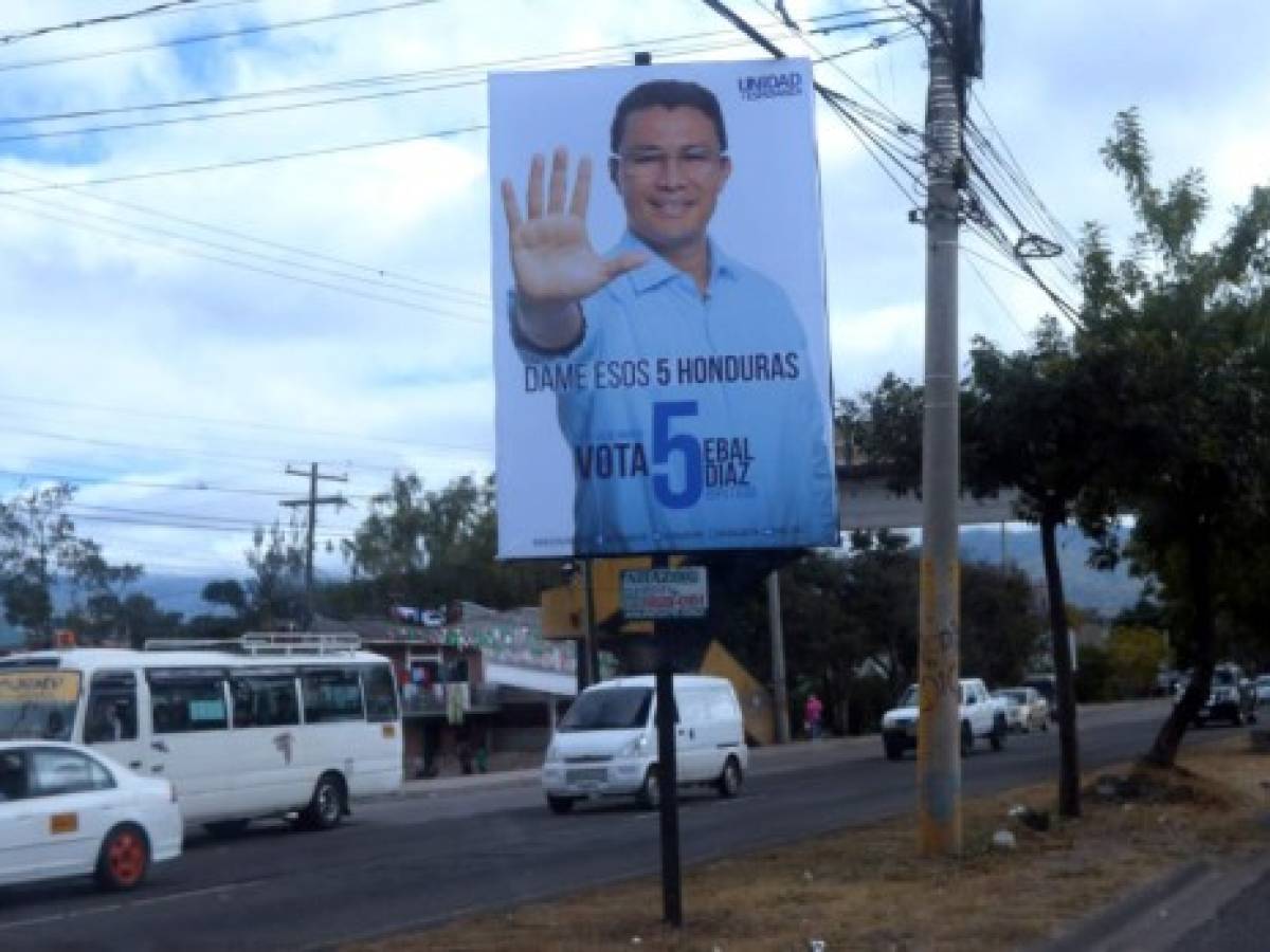 Políticos hondureños se arriesgan con sus activistas a contraer coronavirus