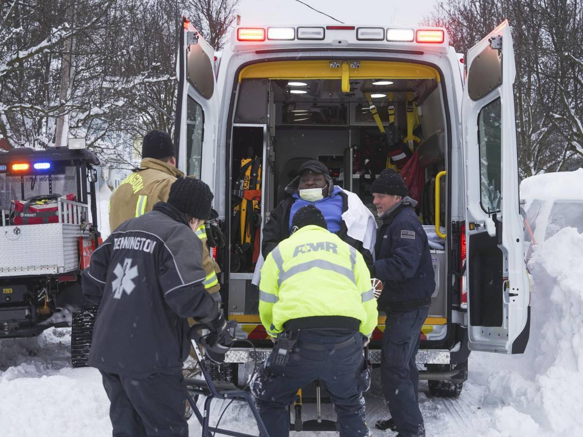 Vista de la emergencia causada por una tormenta invernal, este 26 de diciembre de 2022, en Buffalo, Nueva York.