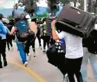 <b><span class=mln_uppercase_mln>ejercicio.</span></b> Los 495 aspirantes a oficiales de policía fueron sometidos a un entrenamiento cargando sus maletas en las instalaciones de la Academia Nacional de la Policía.
