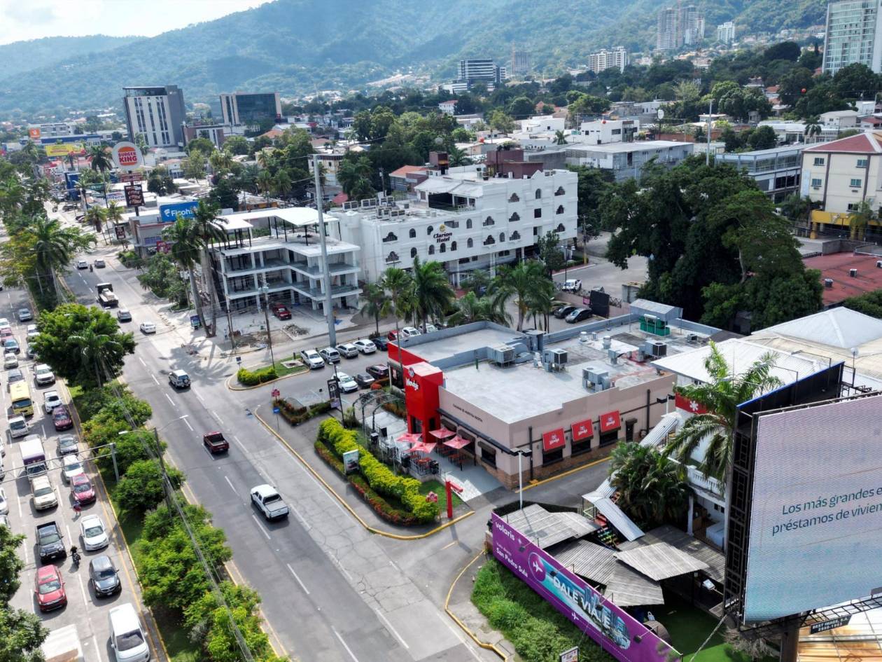La zona norte de Honduras sufren constantemente sismos, la mayoría de magnitud leve. El país ha reportado pocos sismos considerados moderados o destructivos.