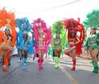 La Ceiba, conocida como la “Novia de Honduras”, vive una de sus noches más esperadas con el imponente desfile de carrozas y comparsas que pondrá el punto final a la tradicional Feria Isidra 2026.