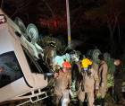 Los cuerpos de al menos nueve personas fallecidas en el accidente de tránsito registrado la tarde del domingo en la carretera CA-4, a la altura del sector de Camalote, en Quimistán, Santa Bárbara, permanecen en la morgue forense de San Pedro Sula, donde familiares han comenzado el proceso de identificación y retiro.