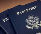 Estados Unidos revocará pasaportes a padres con deudas de manutención infantil desde $2.500, como parte de una nueva política federal.