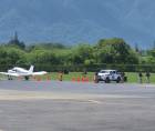 Comando armado en pista: así fue el simulacro de respuesta rápida en el aeropuerto Guillermo Anderson de La Ceiba. La acción midió la capacidad de respuesta de la seguridad aeroportuaria.