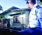 Un desplazado interno es aquella persona que “se ha visto forzada u obligada a escapar o huir de su hogar o de su lugar de residencia habitual, en particular como resultado o para evitar los efectos de un conflicto armado, de situaciones de violencia generalizada.