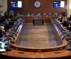 Los representantes de los Estados miembros de la Organización de los Estados Americanos (OEA) asisten a una sesión extraordinaria del consejo permanente en Washington (Estados Unidos).