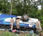 Al menos cuatro personas murieron y otras 19 resultaron heridas, cinco de ellas de gravedad, tras el accidente de un autobús registrado este domingo en el municipio de Morazán, departamento de Yoro.