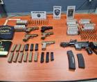 Un total de seis armas de fuego, cargadores y más de 200 municiones fueron decomisados durante la inspección de un contenedor en Puerto Cortés, departamento de Cortés, informaron autoridades policiales.
