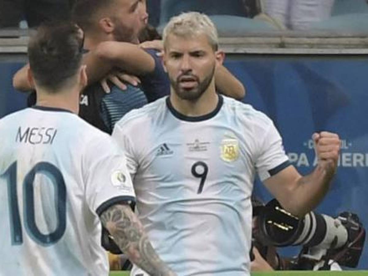 Kun Agüero defiende a Messi y explota contra Canelo Álvarez