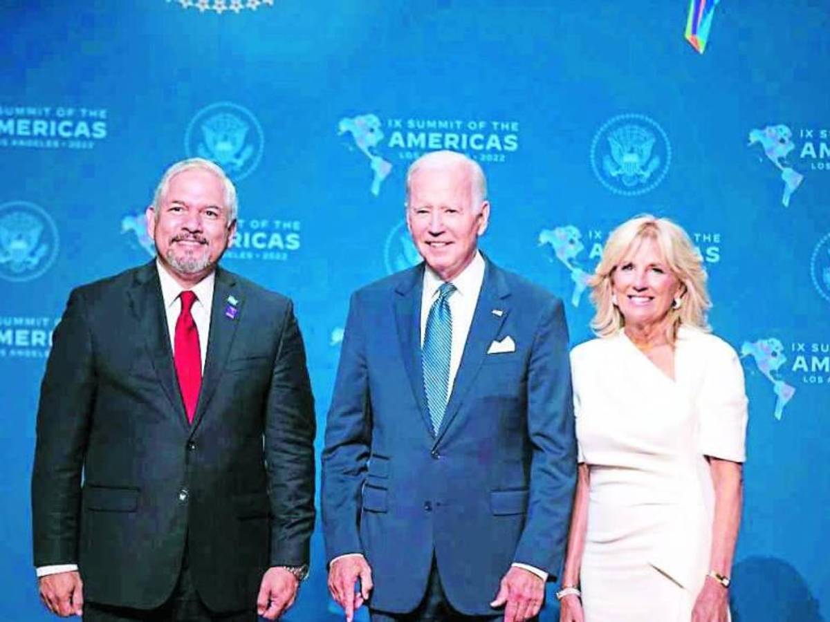 Joe Biden anuncia préstamo de $52 millones a Banco Atlántida para instalar paneles solares