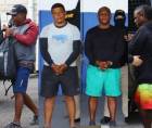 Un juez dictó detención judicial contra cinco hombres capturados en alta mar, en las costas de Gracias a Dios, durante una operación antidrogas en la que fueron asegurados 899 kilos de supuesta cocaína, valorados preliminarmente en unos 170 millones de lempiras.