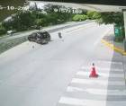 Video del momento en que motocicleta se estrella contra camioneta frente a la UTH​​​​​​