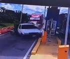 Video del momento en que rastra sin frenos impacta contra carros en el peaje de Potrerillos