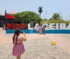 La “Novia de Honduras”, La Ceiba, se encuentra lista para vivir una de sus noches más esperadas con el majestuoso desfile de carrozas y comparsas que marcará el cierre oficial de la tradicional Feria Isidra 2026.